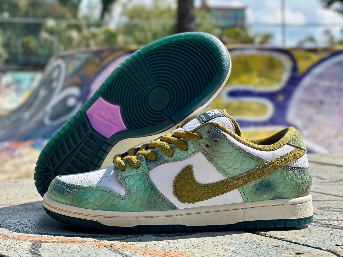 Nike SB Dunk Low x Alexis Sablone "Chameleon"