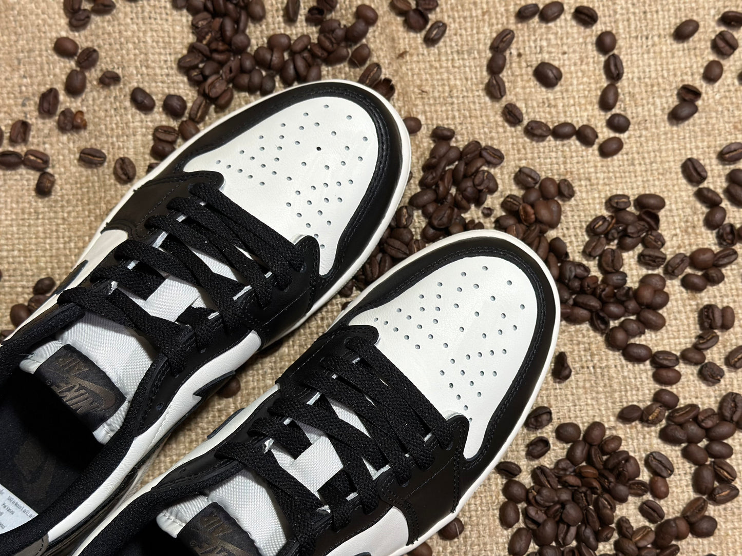Air Jordan 1 Retro Low OG "Mocha"