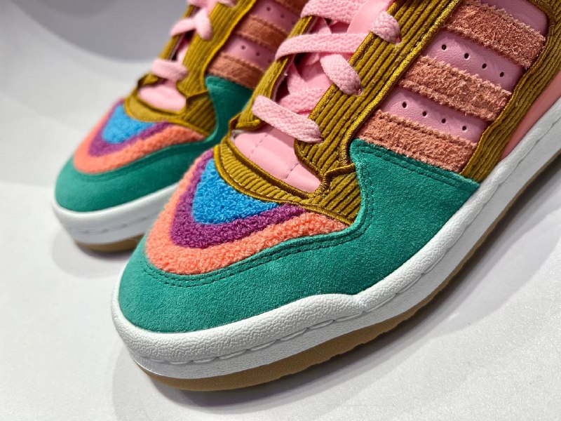 Forum Low x The Simpsons "Living Room"