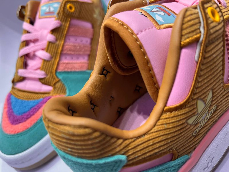 Forum Low x The Simpsons "Living Room"