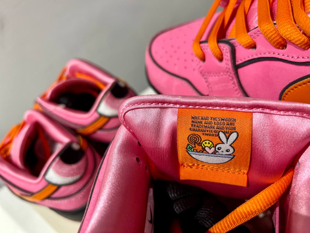 SB Dunk Low x The Powerpuff Girls "Blossom" (Bombón)