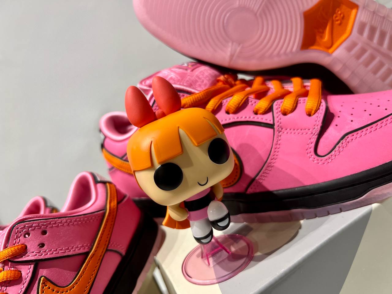 SB Dunk Low x The Powerpuff Girls "Blossom" (Bombón)