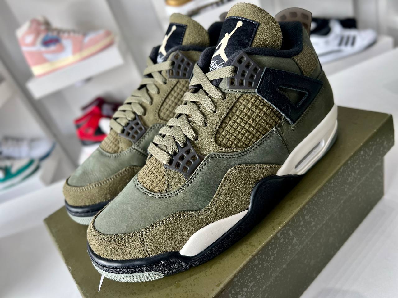 Air Jordan 4 Retro SE Craft "Medium Olive"