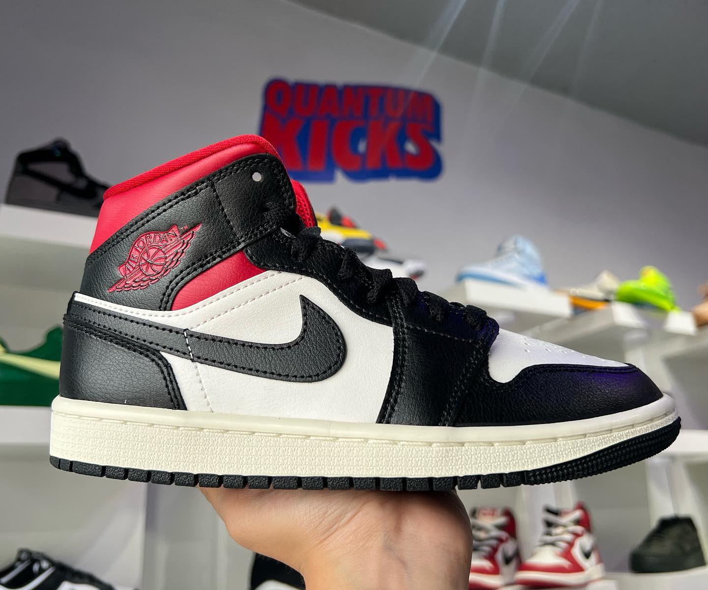 Air Jordan 1 Mid (W) “Red Panda”