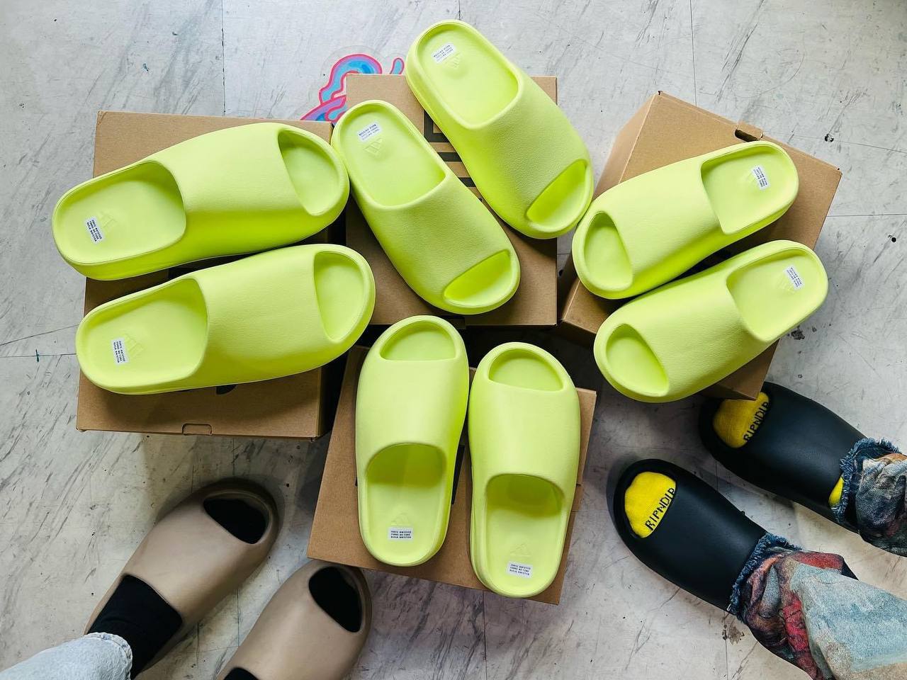 Yeezy Slide "Glow Green"