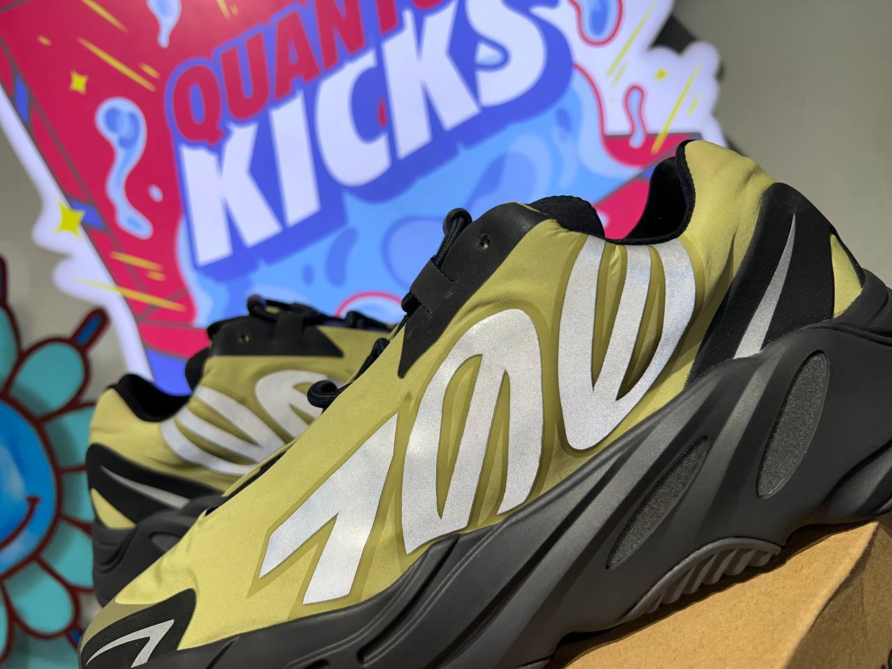 Yeezy 700 Boost MNVN "Resin"