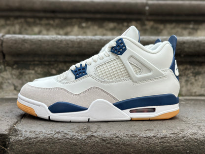 SB x Air Jordan 4 Retro "Navy"