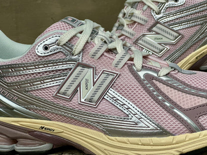 New Balance 1906r "Rose Sugar"