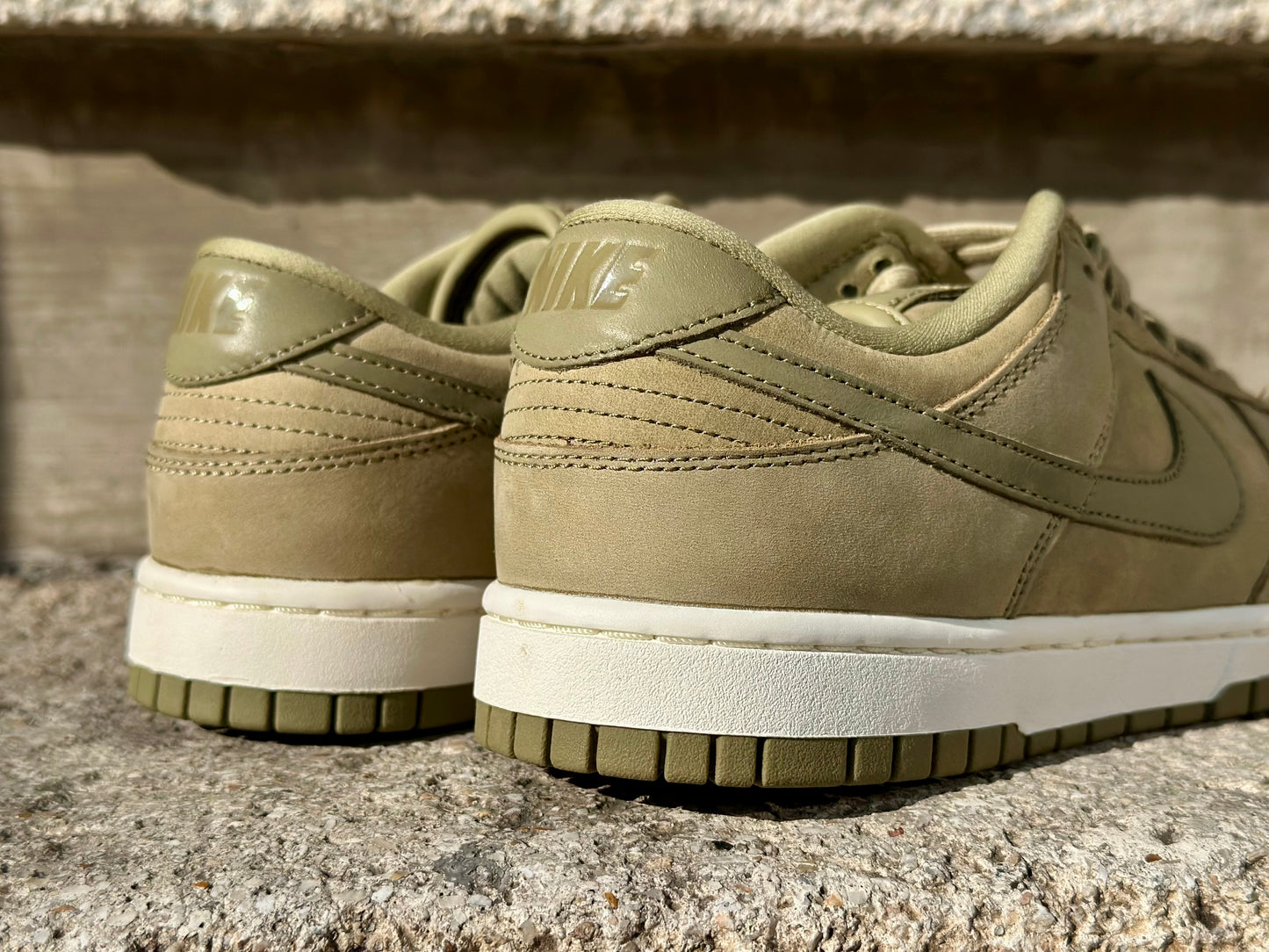 Nike Dunk Low "Neutral Olive" (W)