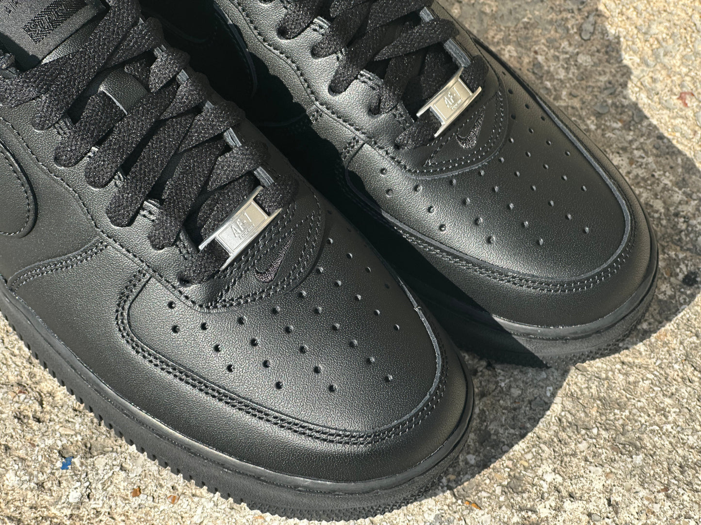 Supreme x Nike Air Force 1 Low "Triple Black"