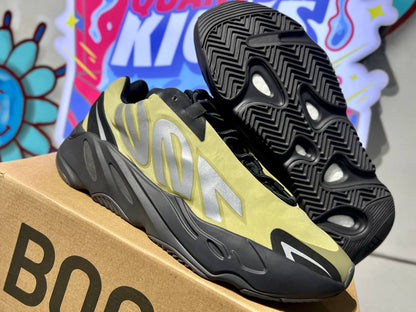 Yeezy 700 Boost MNVN "Resin"