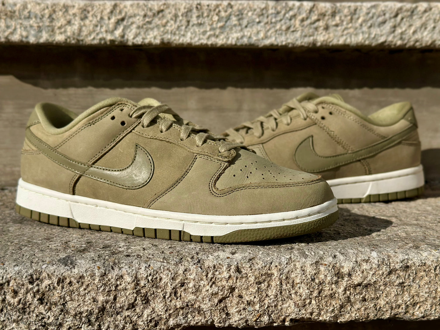 Nike Dunk Low "Neutral Olive" (W)