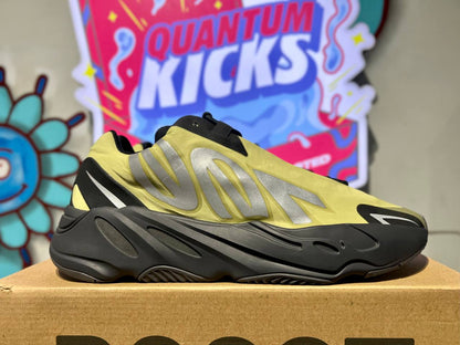 Yeezy 700 Boost MNVN "Resin"