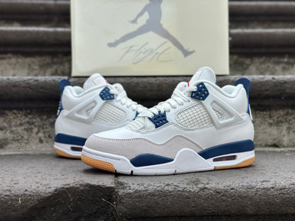 SB x Air Jordan 4 Retro "Navy"