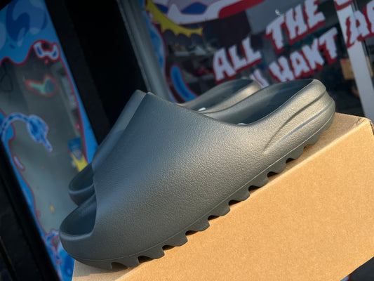 Yeezy Slide "Dark Onyx"