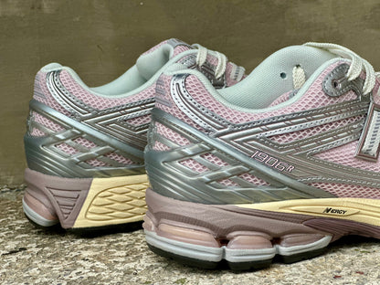 New Balance 1906r "Rose Sugar"