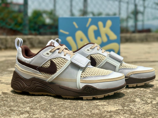 Zoom Field Jaxx x Travis Scott "Light Chocolate"