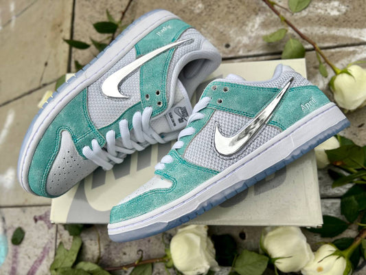 SB Dunk Low Pro x April Skateboards