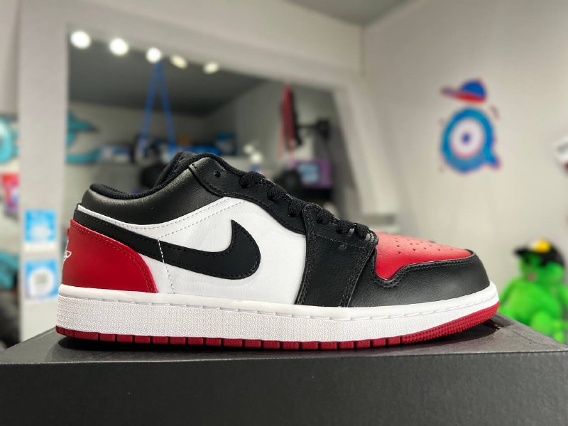 Air Jordan 1 Low "Bred Toe"
