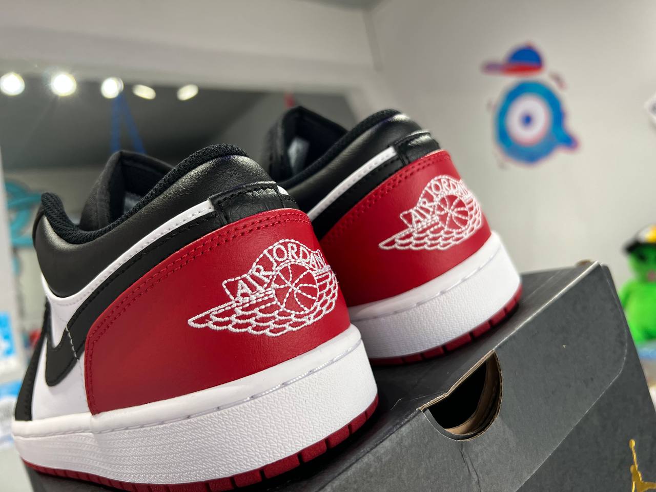 Air Jordan 1 Low "Bred Toe"