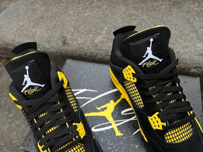 Nike Air Jordan 4 Retro "Thunder" (2023)