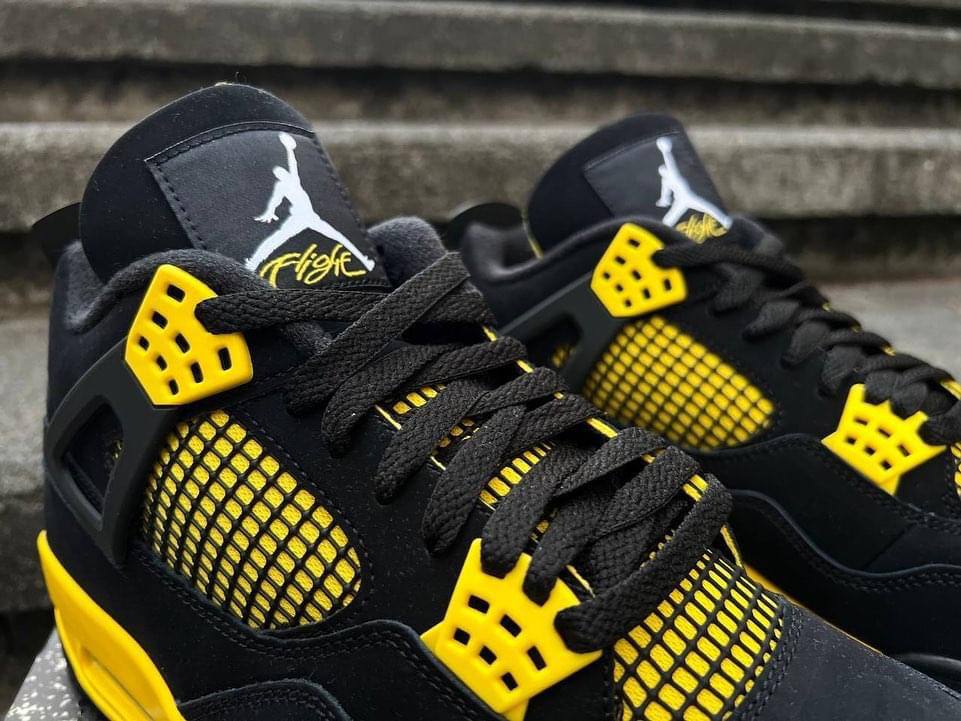 Nike Air Jordan 4 Retro "Thunder" (2023)