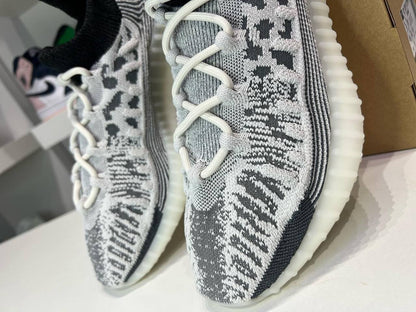 Yeezy Boost 350 v2 CMPCT "Panda"