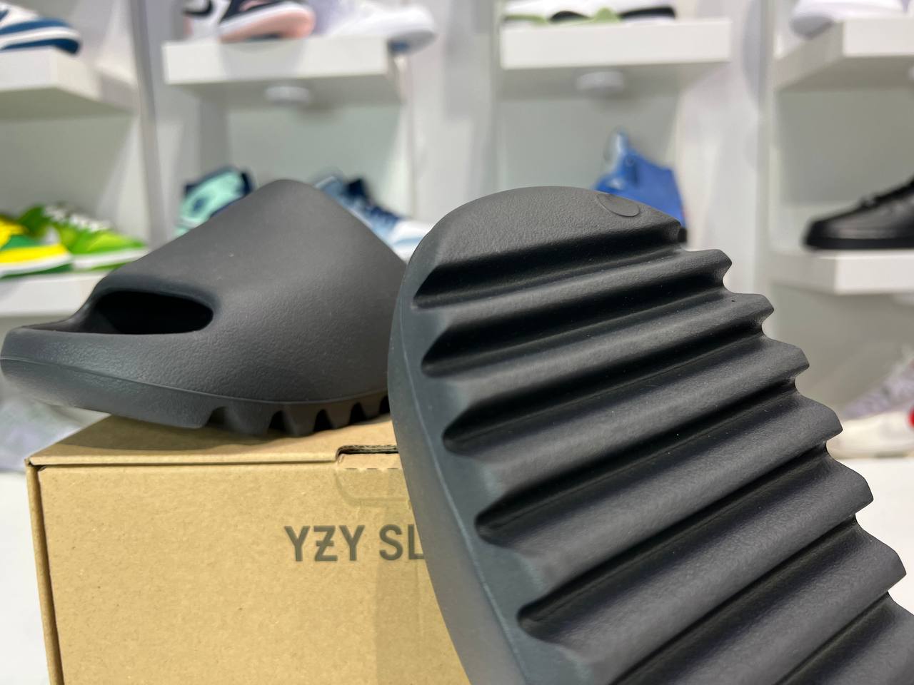 Yeezy Slide "Onyx"