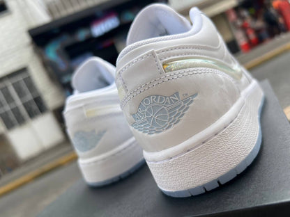 Air Jordan 1 Low SE "Glitter Swoosh"