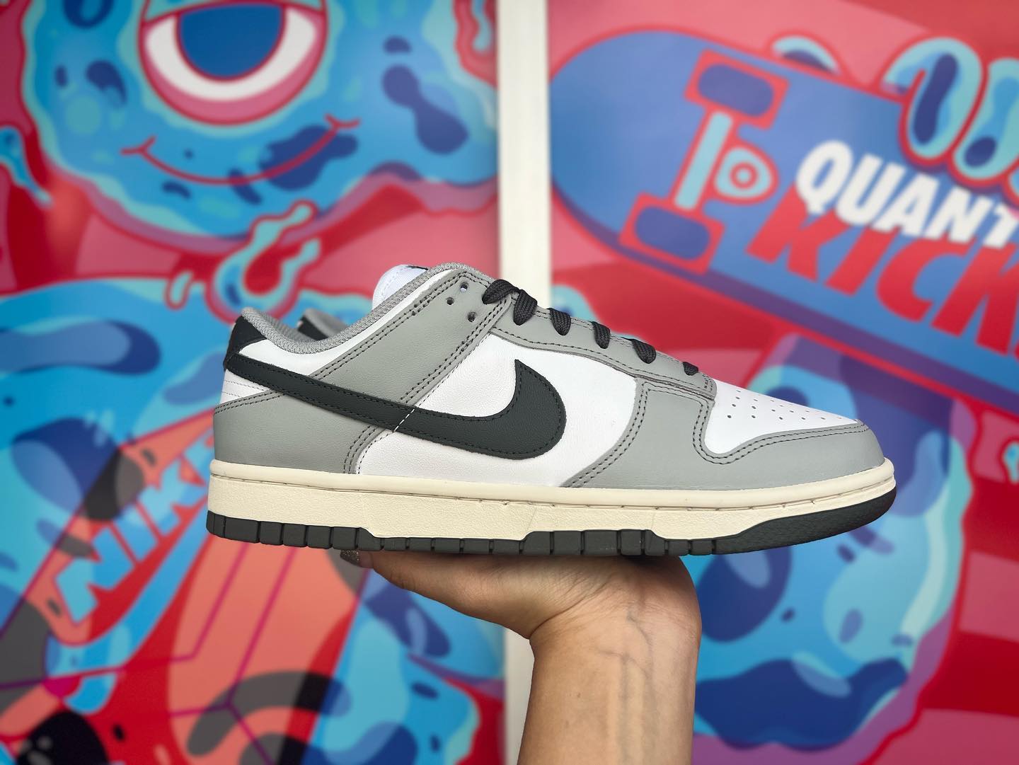 Dunk Low (W) “Light Smoke Grey”