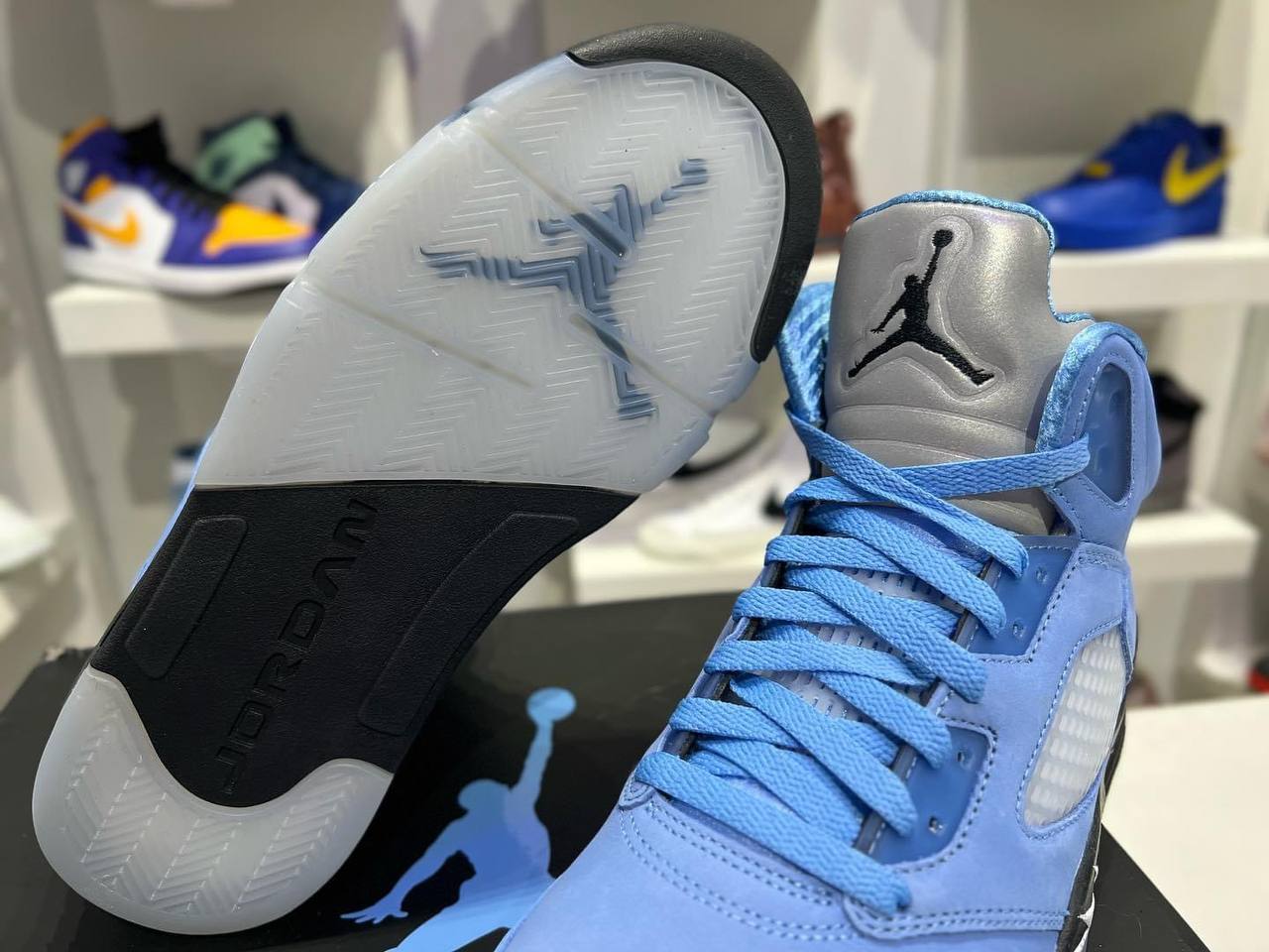 Air Jordan 5 Retro "UNC"