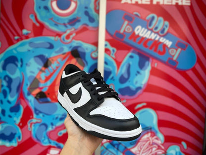 Dunk Low "Panda"